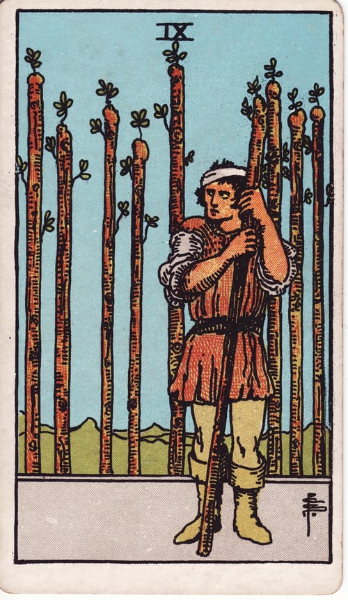 權杖九(Nine of Wands)偉特塔羅牌面
