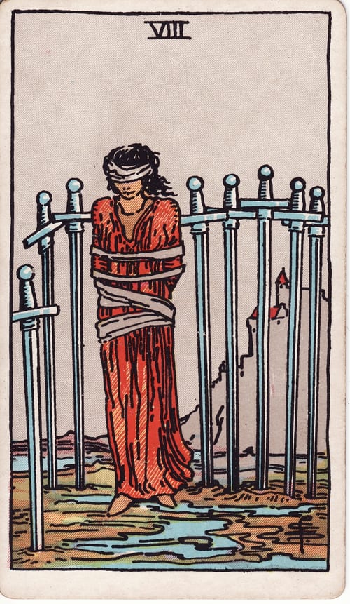 寶劍八(Eight of Swords)偉特塔羅牌面